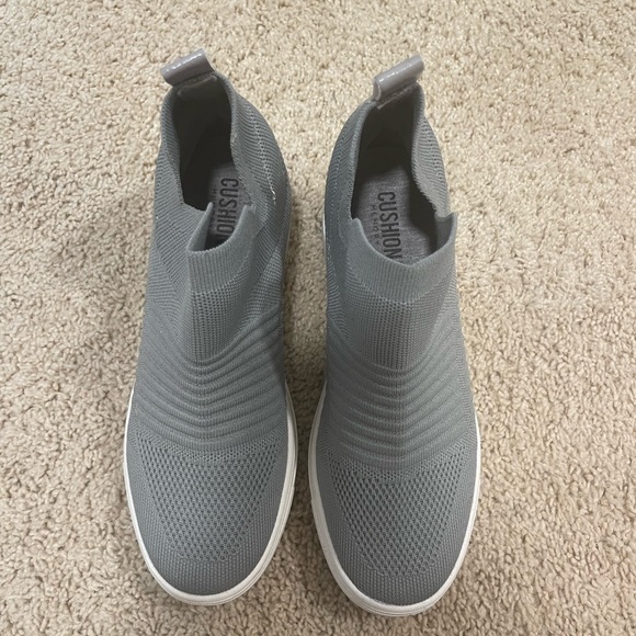 Cushionaire “Hoyt” memory foam shoes size 7 - Picture 2 of 7